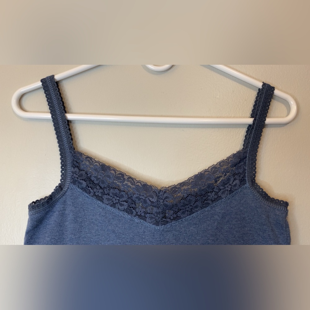 Y2K Tommy Hilfiger Navy Camisole with Lace Detail - Picture 4 of 9
